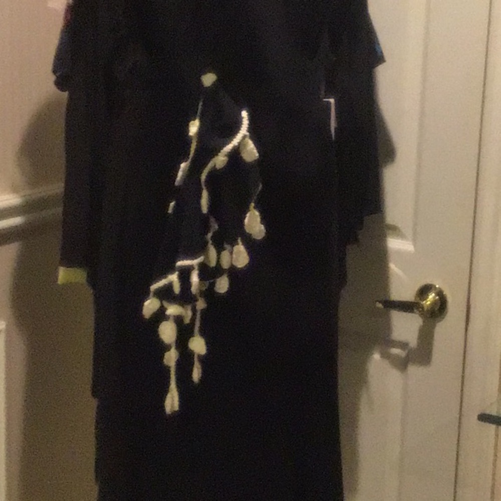Black Wool scarf with cream crotched tassels